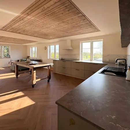 Tatil Evi Til Den Store Familie Pa Naturgrund